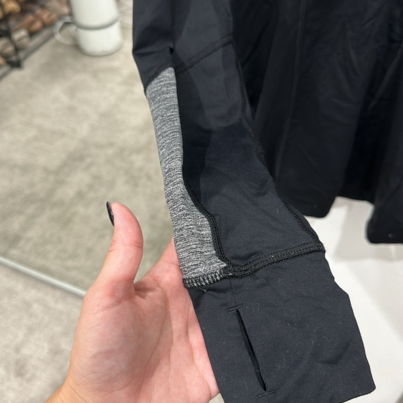 Lululemon pull over - Picture 3 of 5